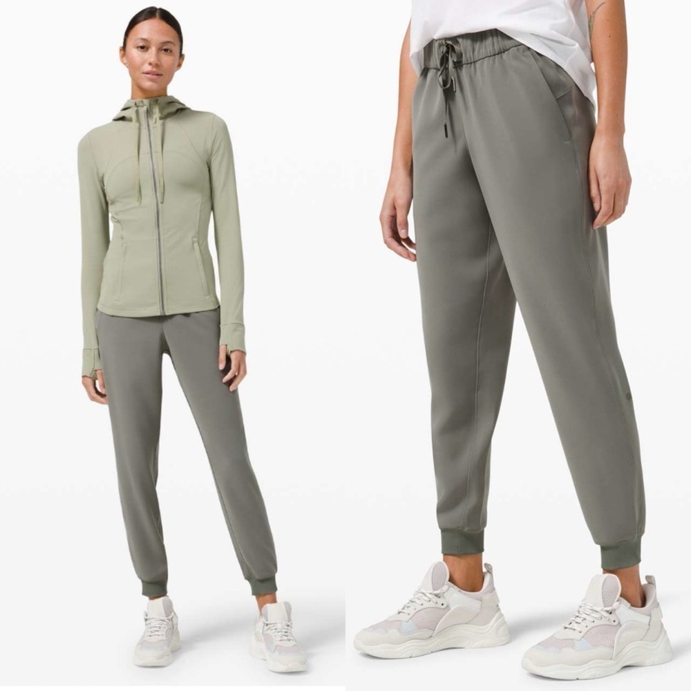 NWOT Lululemon On the Fly Jogger 28" *Woven
Grey Sage Sz 4